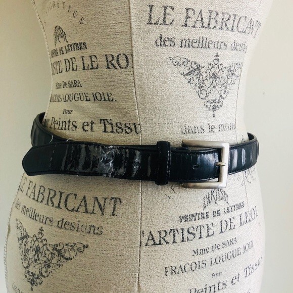 Black Leather Belt - Picture 2 of 4